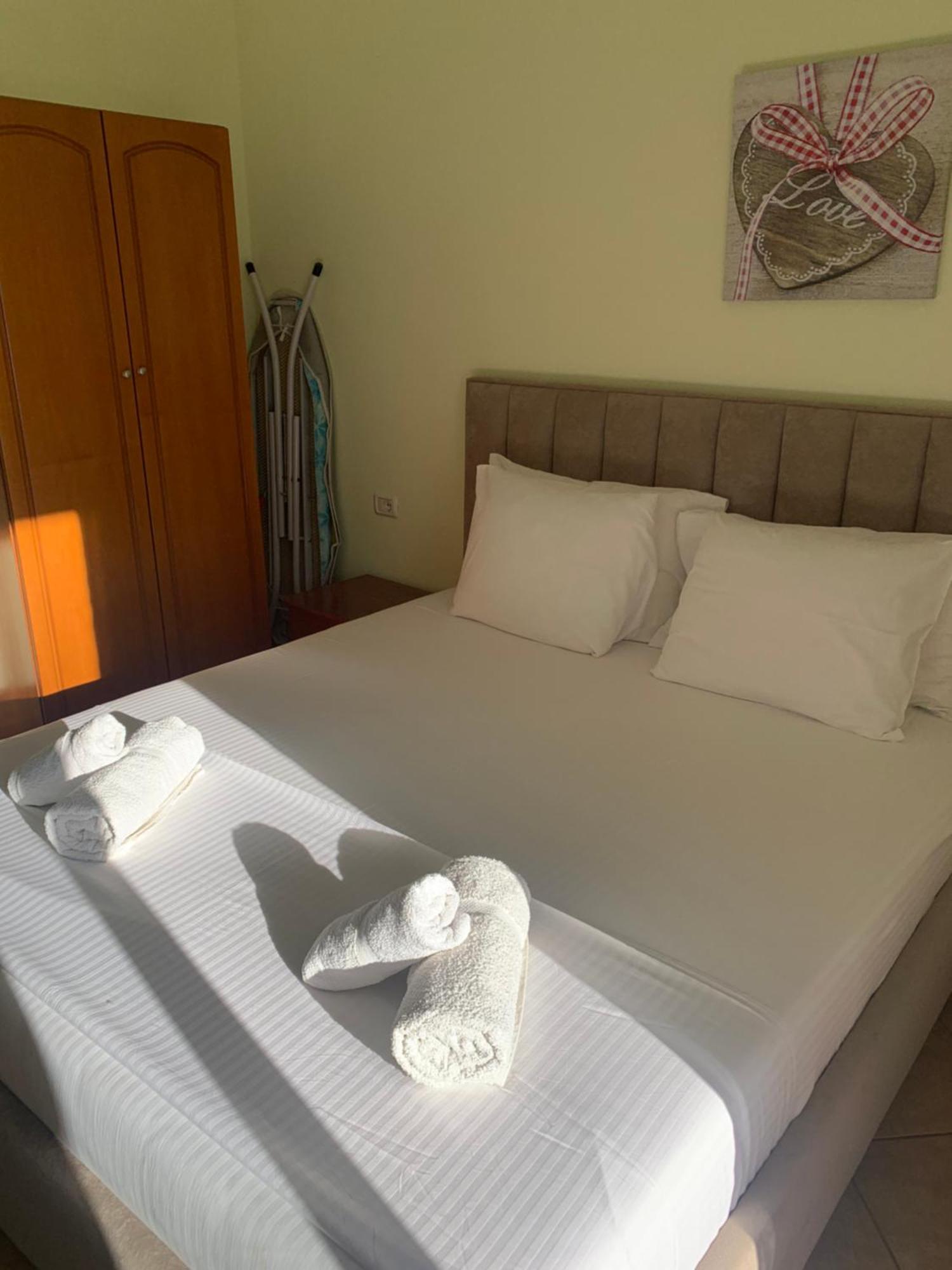 Guest - Sea Breeze Apartments Sarande Ngoại thất bức ảnh