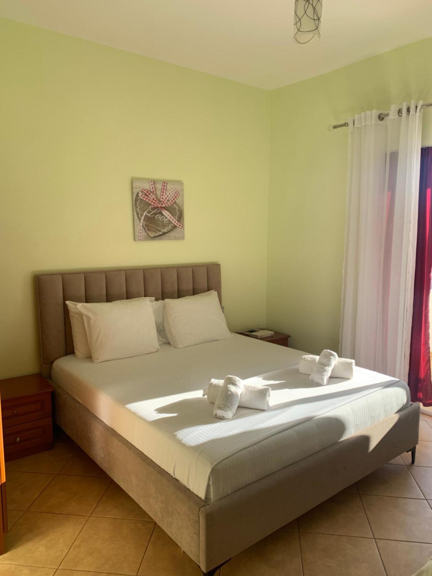 Guest - Sea Breeze Apartments Sarande Ngoại thất bức ảnh